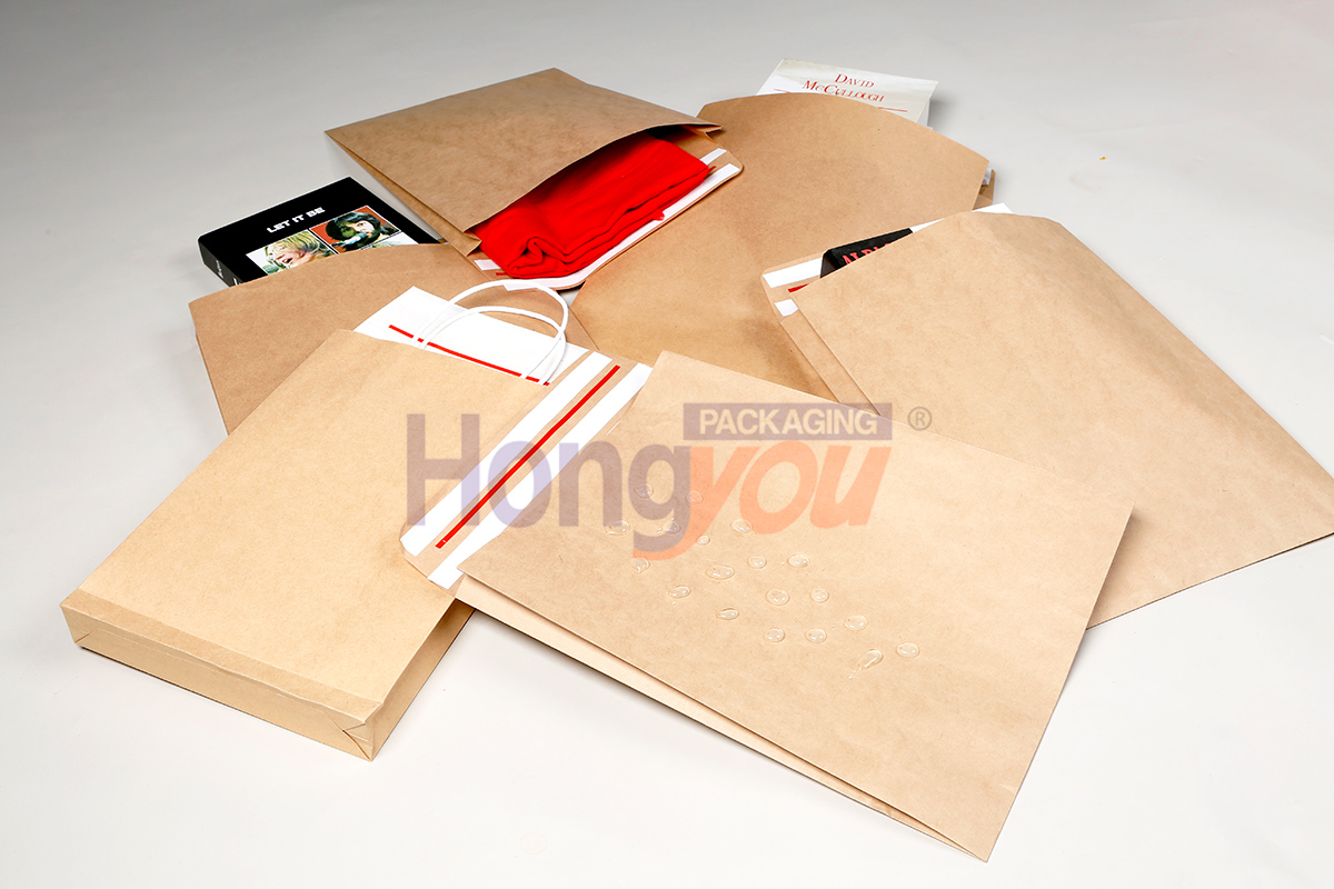 Hydrophobic and oil-proof bag